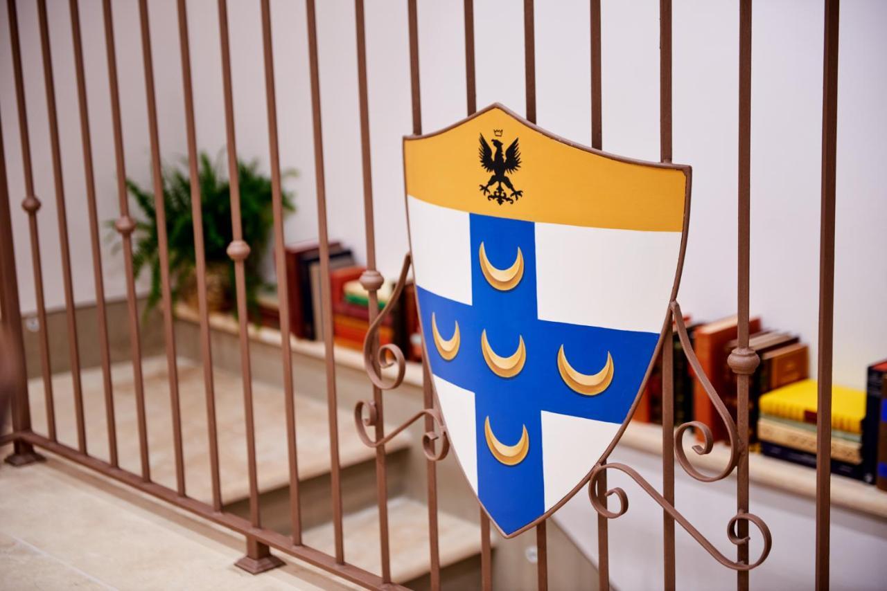 مبيت وإفطار سارتيانو Palazzo Pio III - Residenza D'Epoca المظهر الخارجي الصورة