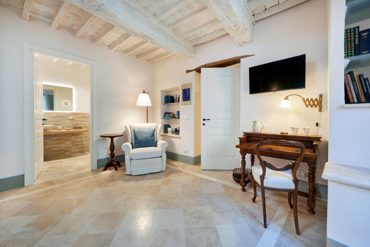 مبيت وإفطار سارتيانو Palazzo Pio III - Residenza D'Epoca المظهر الخارجي الصورة