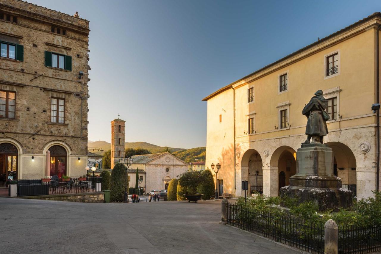 مبيت وإفطار سارتيانو Palazzo Pio III - Residenza D'Epoca المظهر الخارجي الصورة