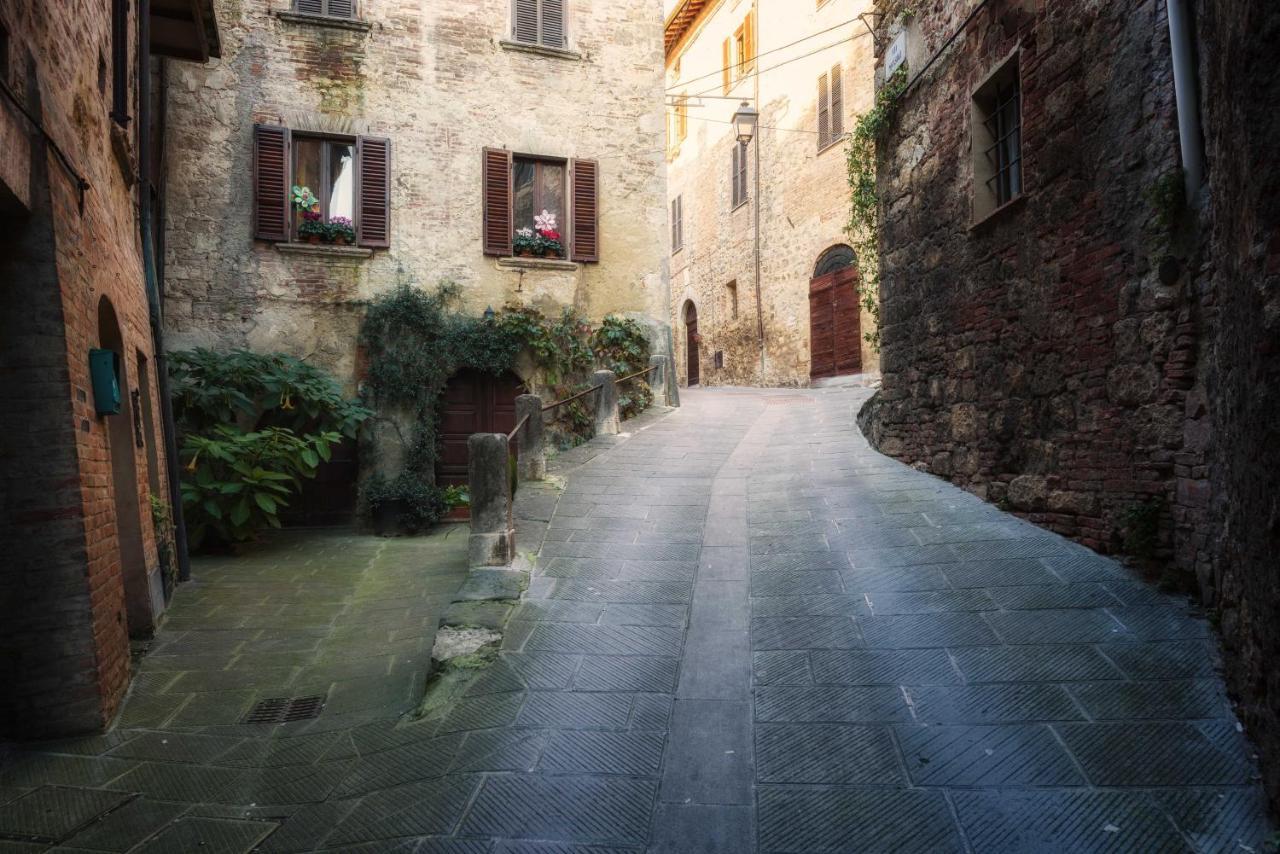 مبيت وإفطار سارتيانو Palazzo Pio III - Residenza D'Epoca المظهر الخارجي الصورة