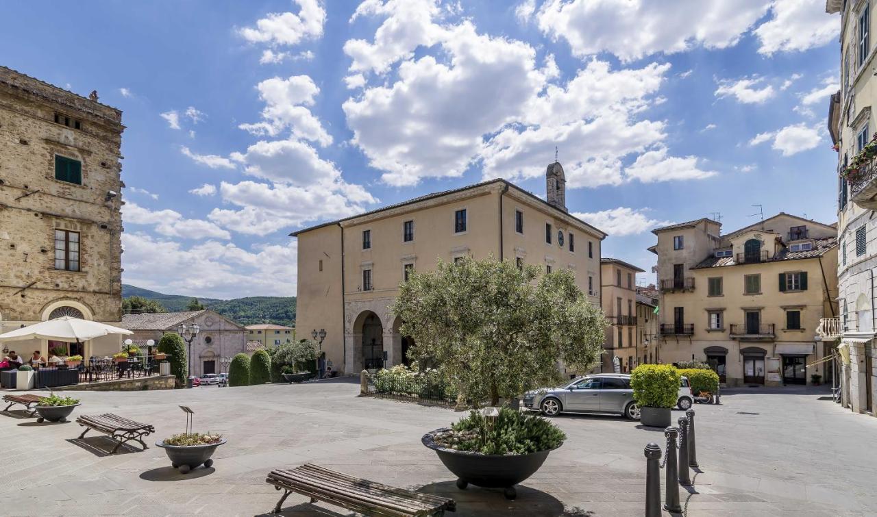 مبيت وإفطار سارتيانو Palazzo Pio III - Residenza D'Epoca المظهر الخارجي الصورة